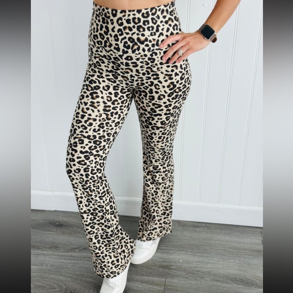 🆕🌿🖤SHOSHO: Leopard Brushed High Waist Flare Pants LARGE (10-12)